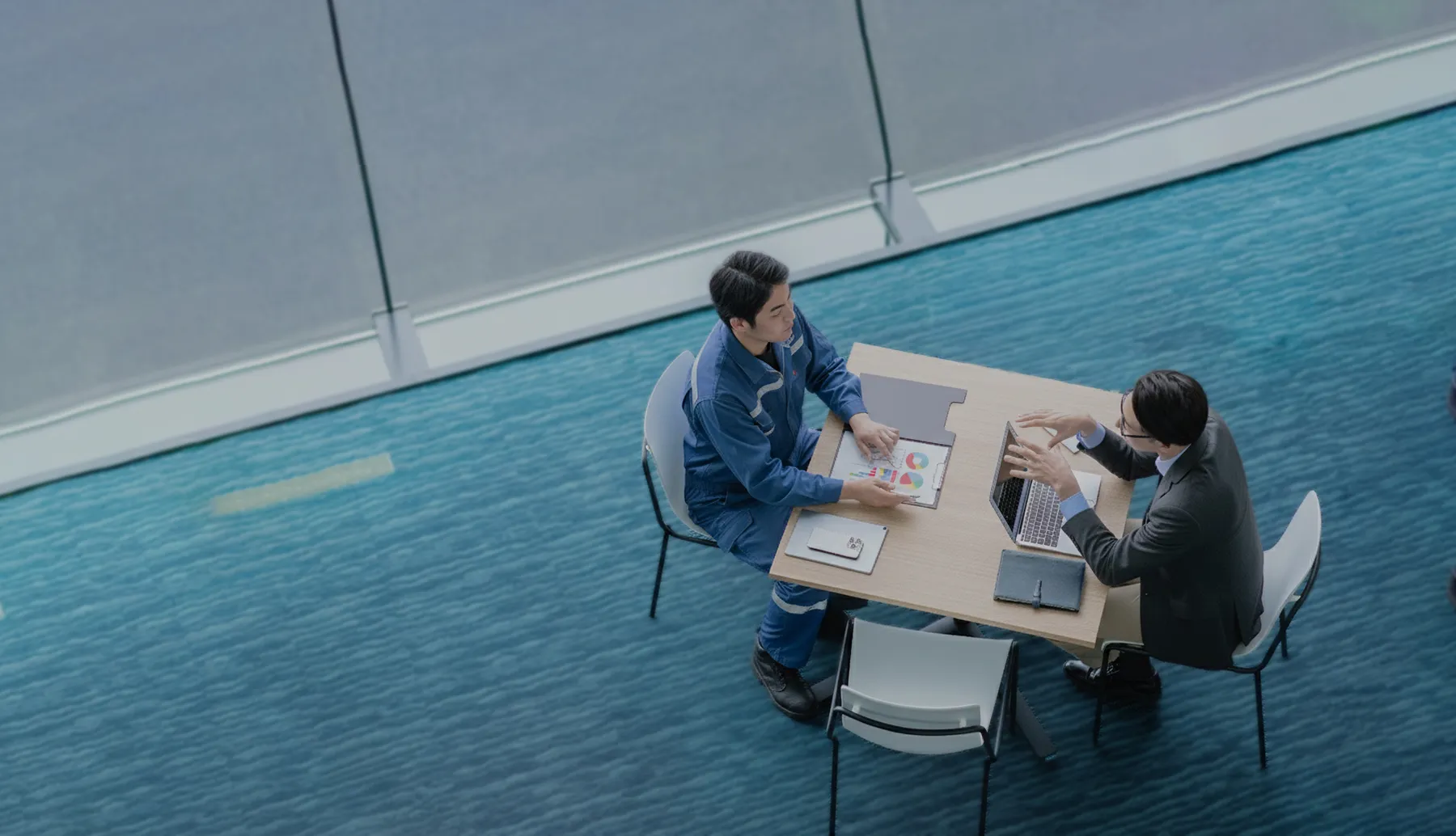 WEB design 見た目だけではない　実用性を兼ね備えたホームページ